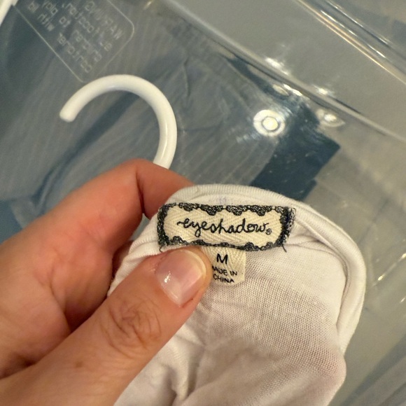 Eyeshadow white top - lightweight - Picture 2 of 4